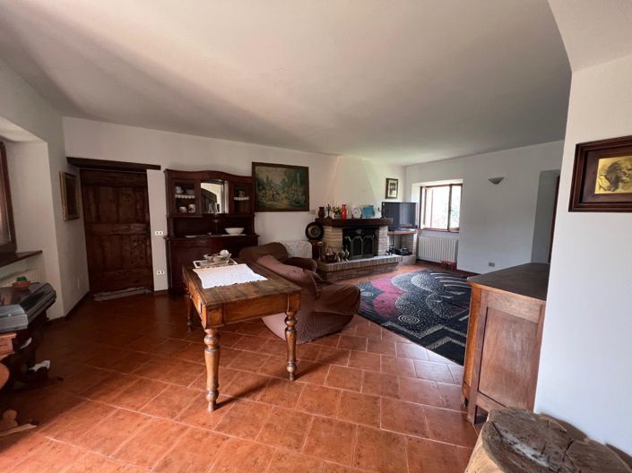 Image No.20-4 Bed House for sale