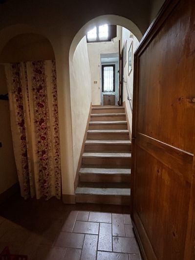 Image No.19-5 Bed House for sale