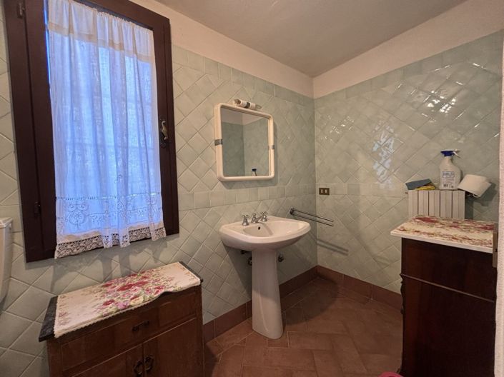 Image No.23-5 Bed House for sale