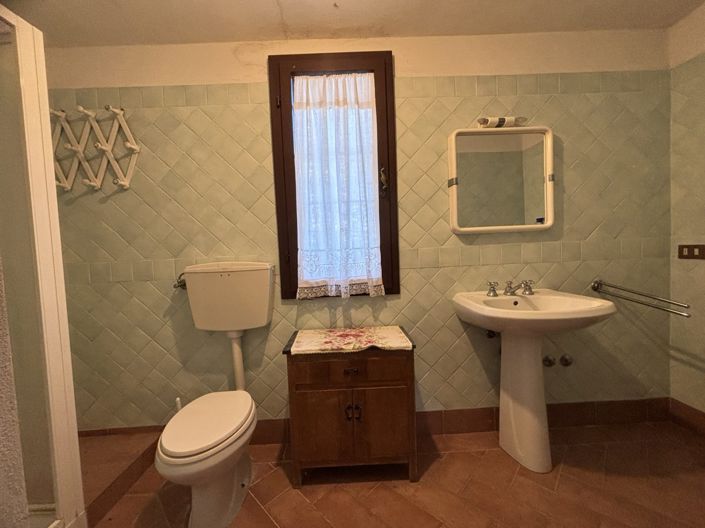 Image No.25-5 Bed House for sale