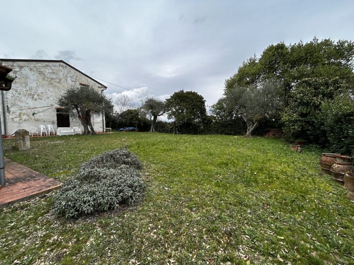 Image No.8-5 Bed House for sale