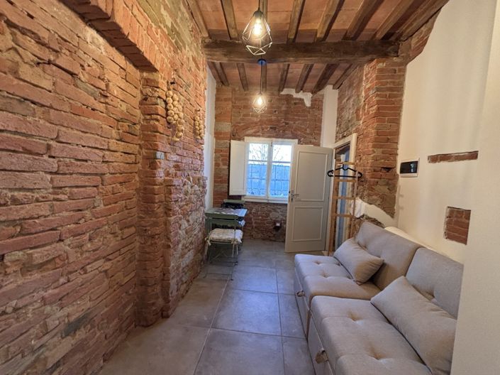 Image No.4-2 Bed House for sale