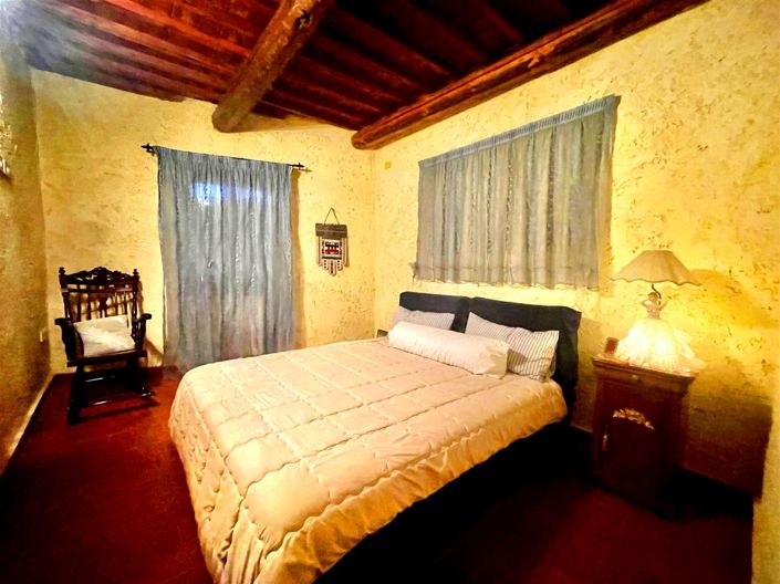 Image No.18-3 Bed House for sale