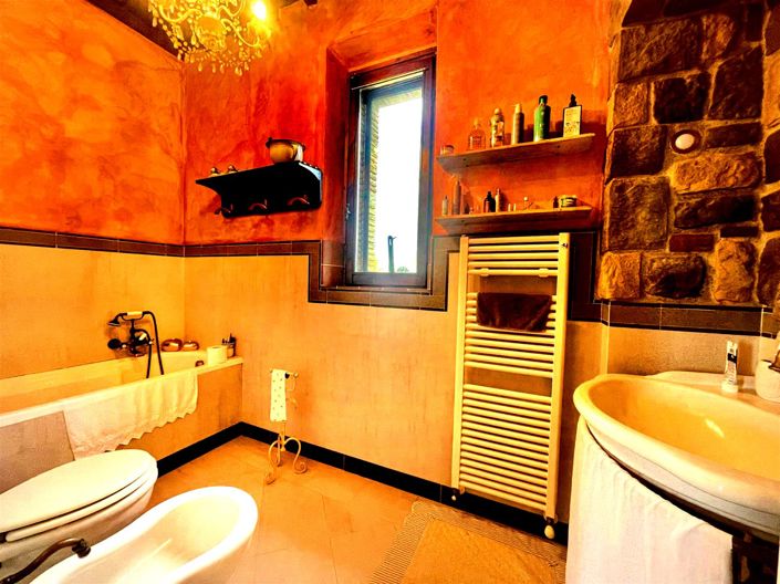 Image No.24-3 Bed House for sale