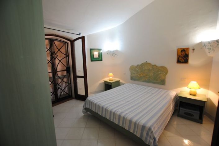 Image No.12-4 Bed House for sale