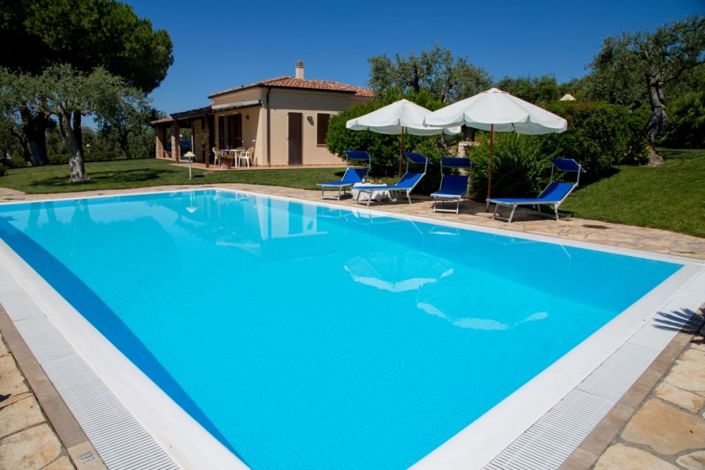 Image No.10-4 Bed House for sale