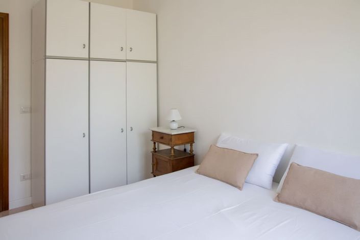 Image No.26-5 Bed House for sale