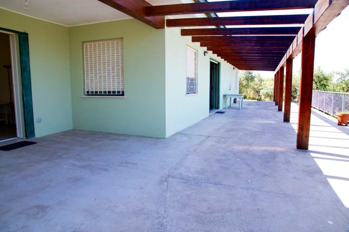 Image No.8-5 Bed House for sale