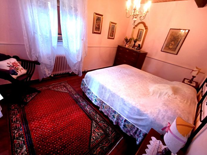 Image No.17-3 Bed House for sale