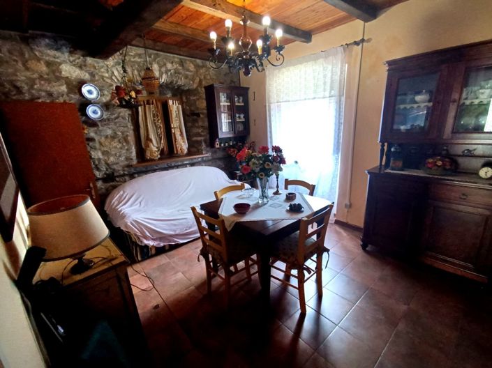 Image No.8-3 Bed House for sale