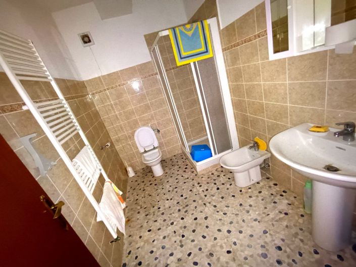 Image No.16-4 Bed House for sale