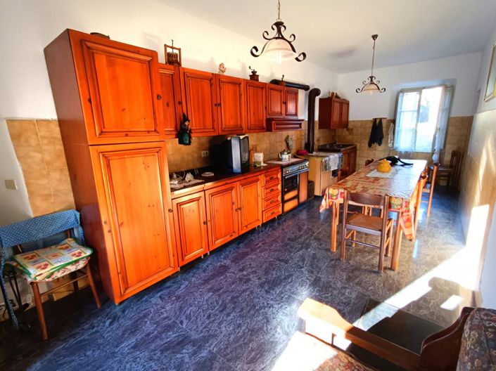 Image No.17-5 Bed Country House for sale