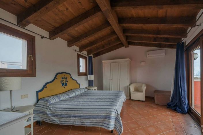 Image No.25-4 Bed House for sale