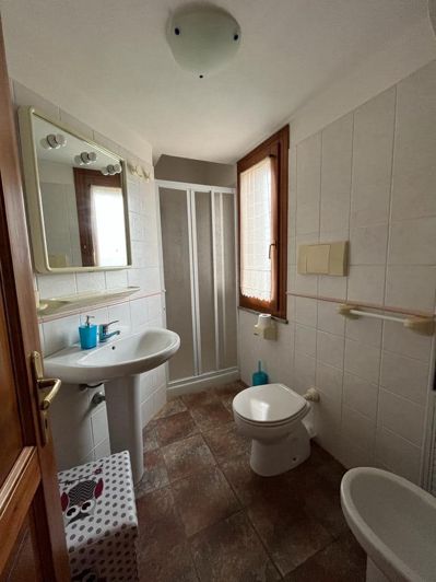 Image No.20-3 Bed House for sale