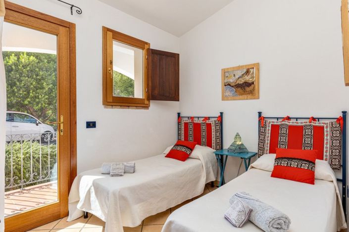 Image No.17-10 Bed House for sale