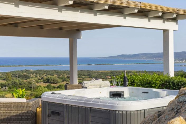 Image No.8-10 Bed House for sale