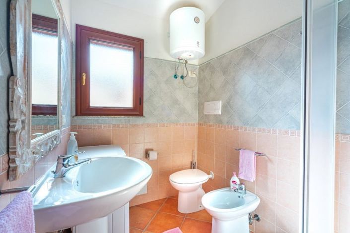 Image No.25-2 Bed Apartment for sale