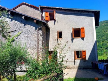 d1844180520251039164