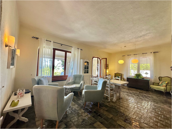 Image No.26-4 Bed House for sale