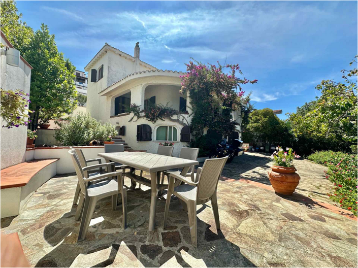 Image No.4-4 Bed House for sale