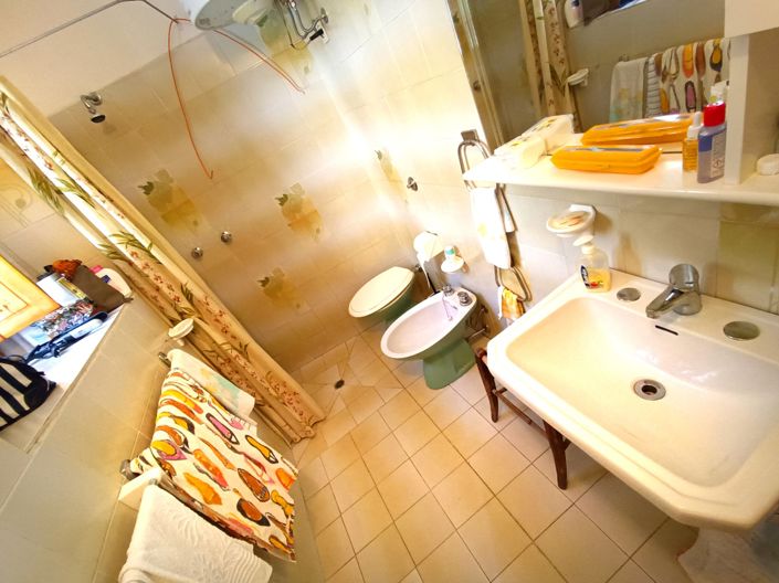 Image No.17-5 Bed House for sale