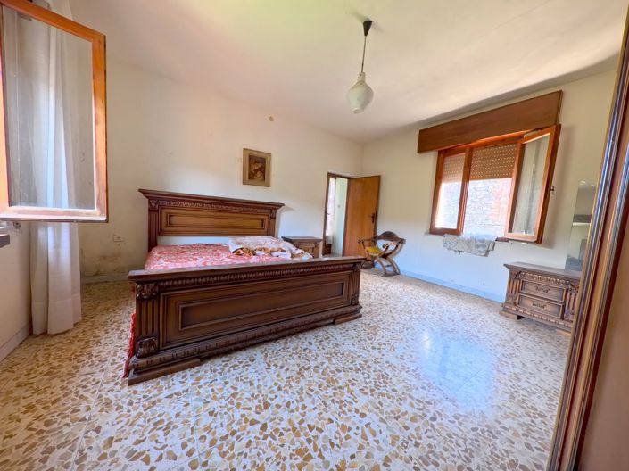 Image No.16-4 Bed Country House for sale