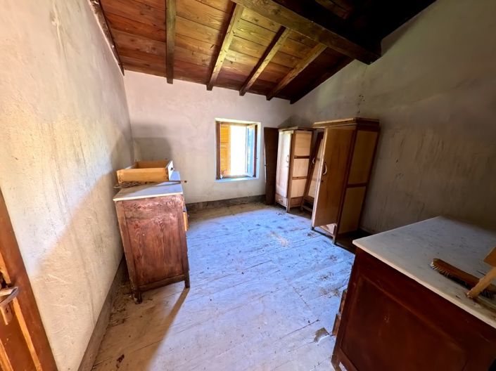 Image No.24-4 Bed Country House for sale