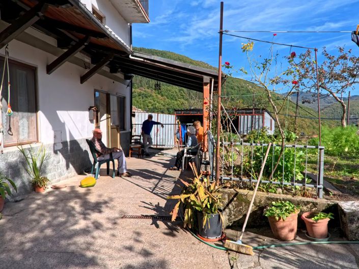 Image No.6-5 Bed House for sale