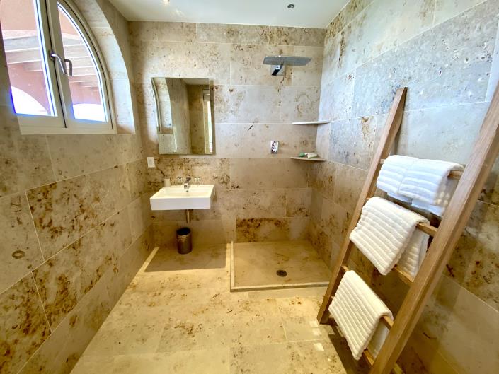 Image No.17-4 Bed Villa / Detached for sale