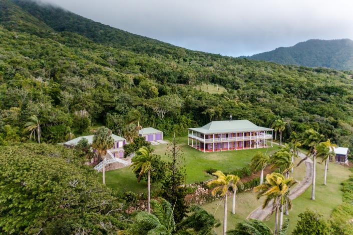 Image No.2-Propriété de pays de 6 chambres à vendre à Nevis