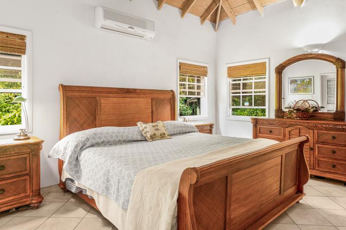 Image No.11-3 Bed Villa / Detached for sale