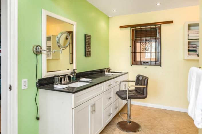 Image No.22-4 Bed Villa / Detached for sale