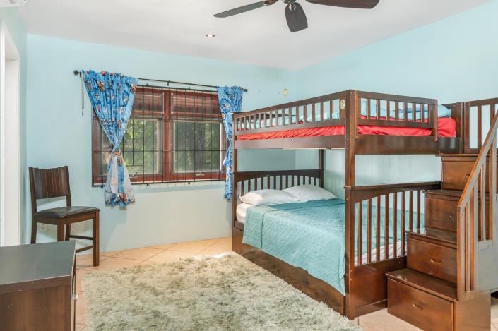 Image No.24-4 Bed Villa / Detached for sale