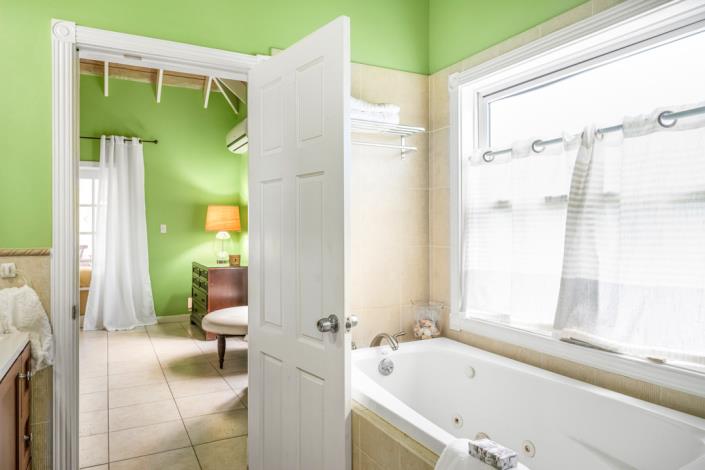 Image No.19-4 Bed Villa / Detached for sale