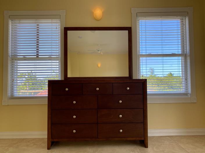 Image No.12-3 Bed Townhouse for sale