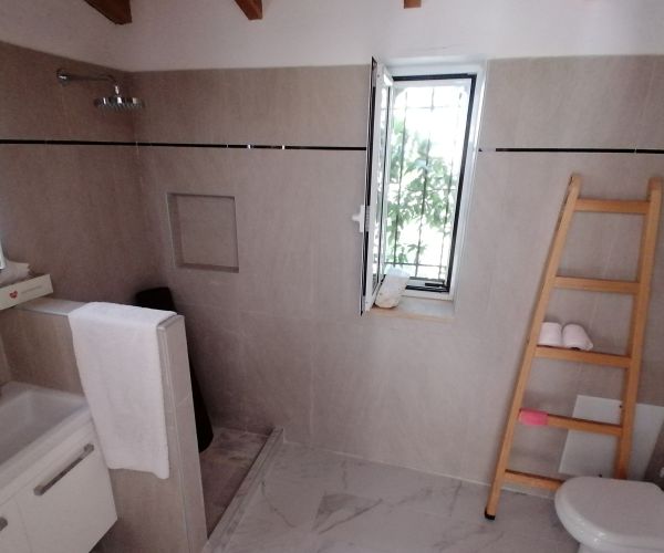 Image No.24-2 Bed House for sale