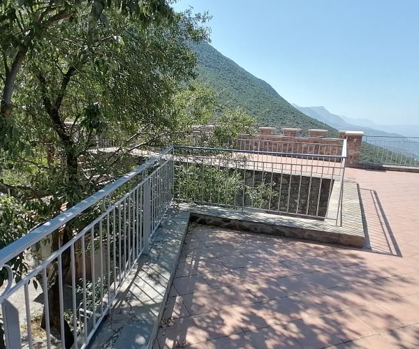 Image No.45-2 Bed House for sale