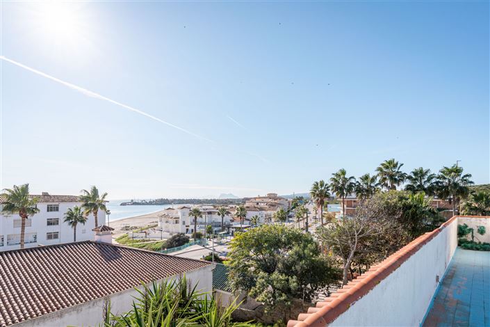 Image No.10-11 Bed House for sale