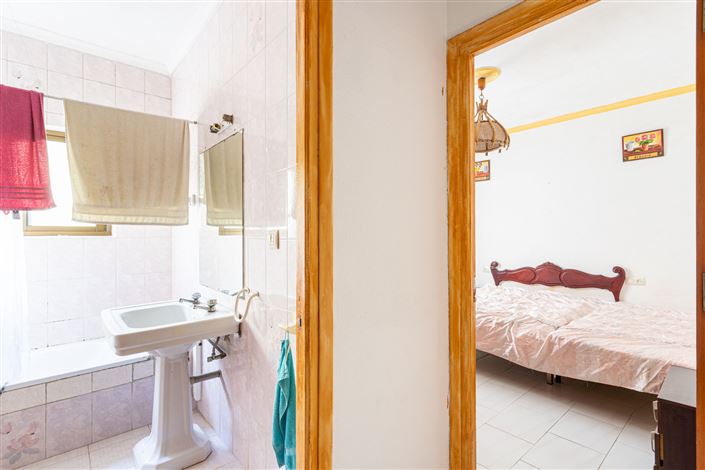 Image No.19-11 Bed House for sale