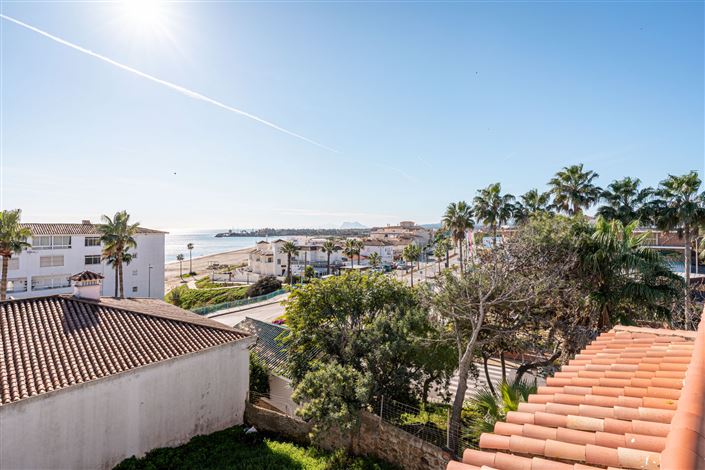 Image No.6-11 Bed House for sale