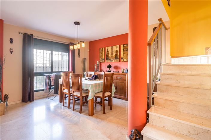 Image No.19-3 Bed Townhouse for sale