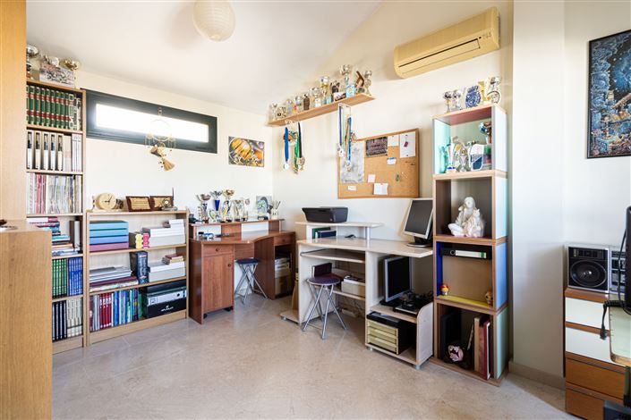 Image No.20-3 Bed Townhouse for sale