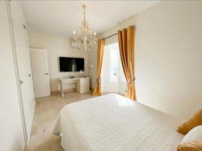 Image No.15-5 Bed House for sale