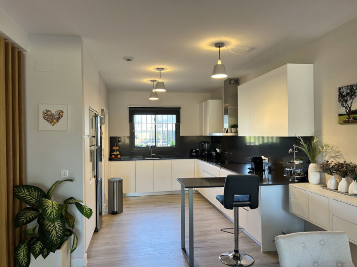 Image No.19-4 Bed Townhouse for sale