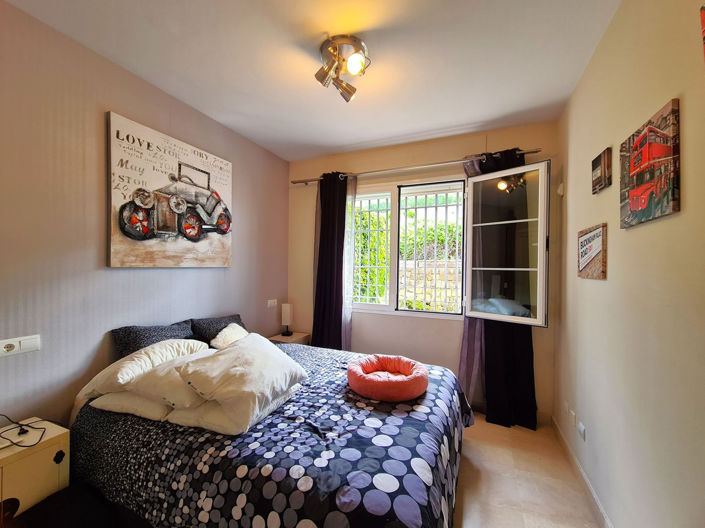 Image No.28-3 Bed Property for sale