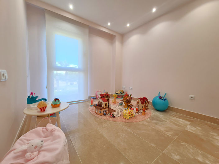 Image No.24-3 Bed Apartment for sale