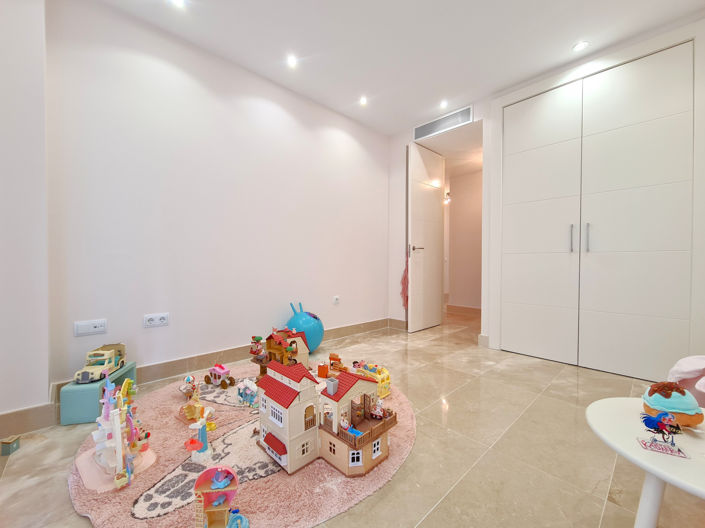 Image No.25-3 Bed Apartment for sale