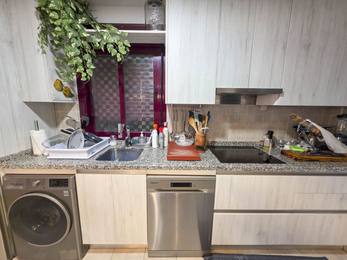 Image No.29-3 Bed Property for sale