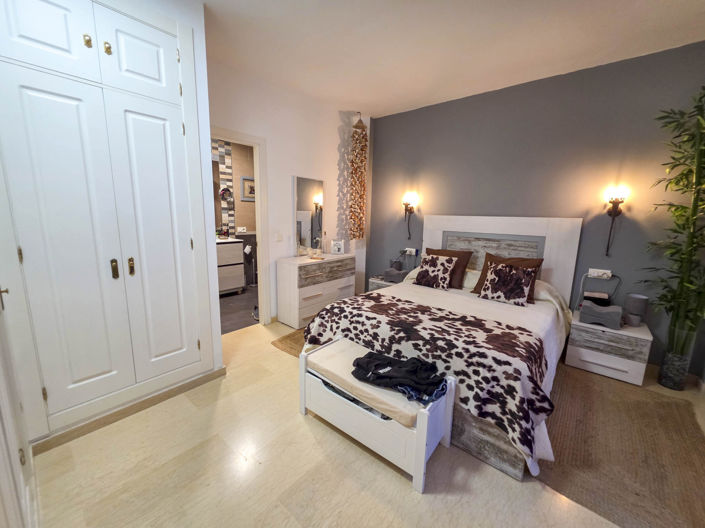 Image No.35-3 Bed Property for sale