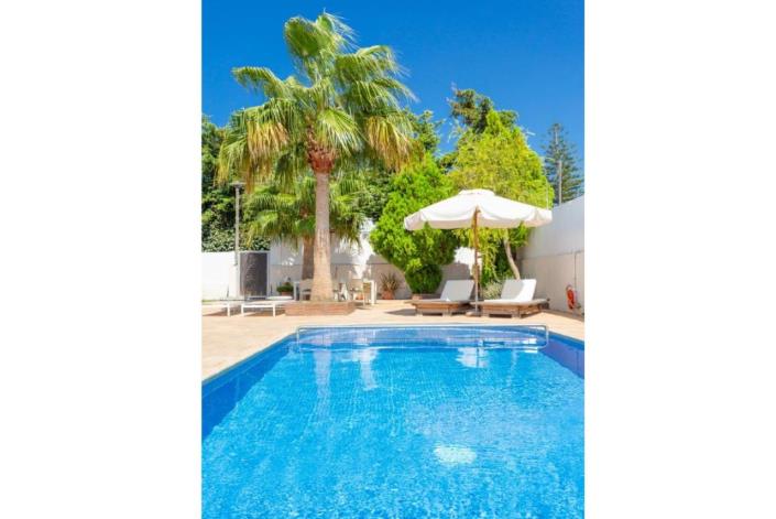 Image No.9-Villa / Détaché de 7 chambres à vendre à Adele